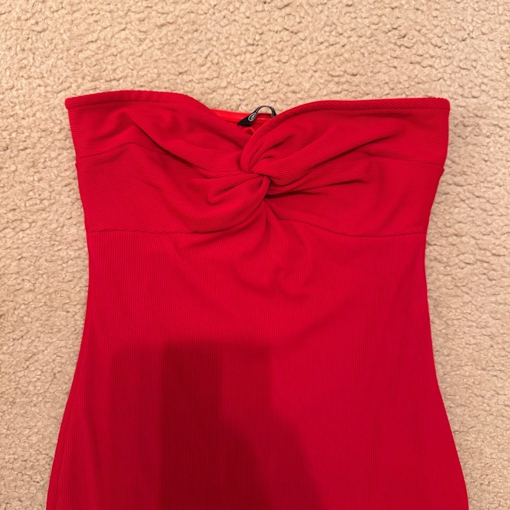 Romantic Red Strapless Twist Front Midi Dress Ribbed Day to Night Date Sz M - Picture 4 of 14